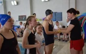 Zawody pływackie w ZSS (9)