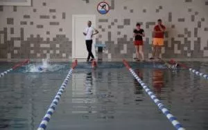 Zawody pływackie w ZSS (15)