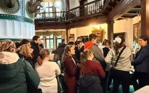 Wycieczka uczni&oacute;w do Pałacyku Myśliwskiego w Antoninie (4)