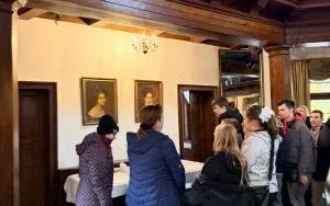 Wycieczka uczni&oacute;w do Pałacyku Myśliwskiego w Antoninie (9)