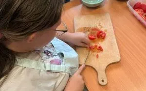 Laboratoria Przyszłości - spaghetti w klasie 4-6usB  (3)