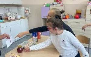Laboratoria Przyszłości - Październik - Naleśniki w klasie 4us (18)