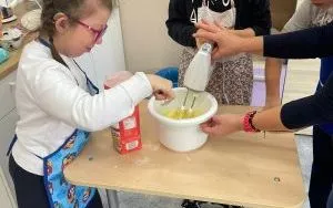 Laboratoria Przyszłości - Październik - Naleśniki w klasie 4us (15)
