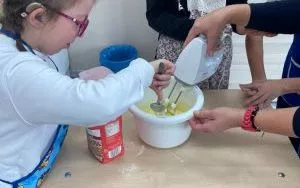 Laboratoria Przyszłości - Październik - Naleśniki w klasie 4us (10)