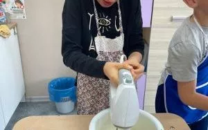 Laboratoria Przyszłości - Październik - Naleśniki w klasie 4us (9)