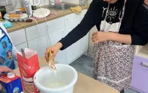 Laboratoria Przyszłości - Październik - Naleśniki w klasie 4us (7)